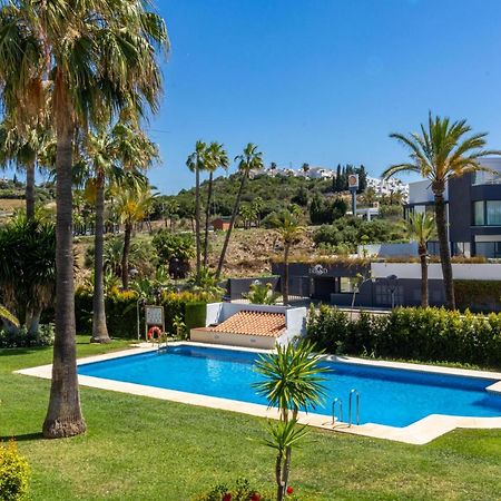 Spacious Beachfront Town House In Estepona With Fully Equipped Kitchen, Pools, Garden, Sea View Zewnętrze zdjęcie