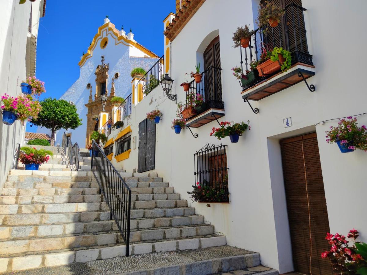 Spacious Beachfront Town House In Estepona With Fully Equipped Kitchen, Pools, Garden, Sea View Zewnętrze zdjęcie