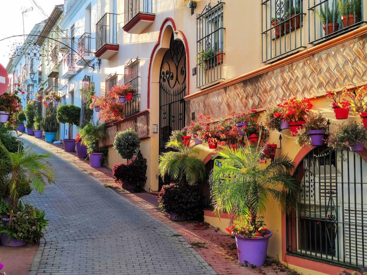 Spacious Beachfront Town House In Estepona With Fully Equipped Kitchen, Pools, Garden, Sea View Zewnętrze zdjęcie