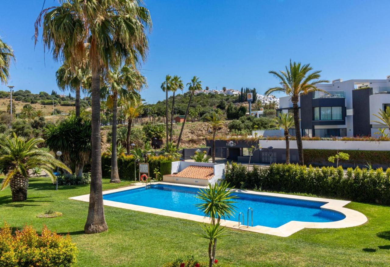Spacious Beachfront Town House In Estepona With Fully Equipped Kitchen, Pools, Garden, Sea View Zewnętrze zdjęcie