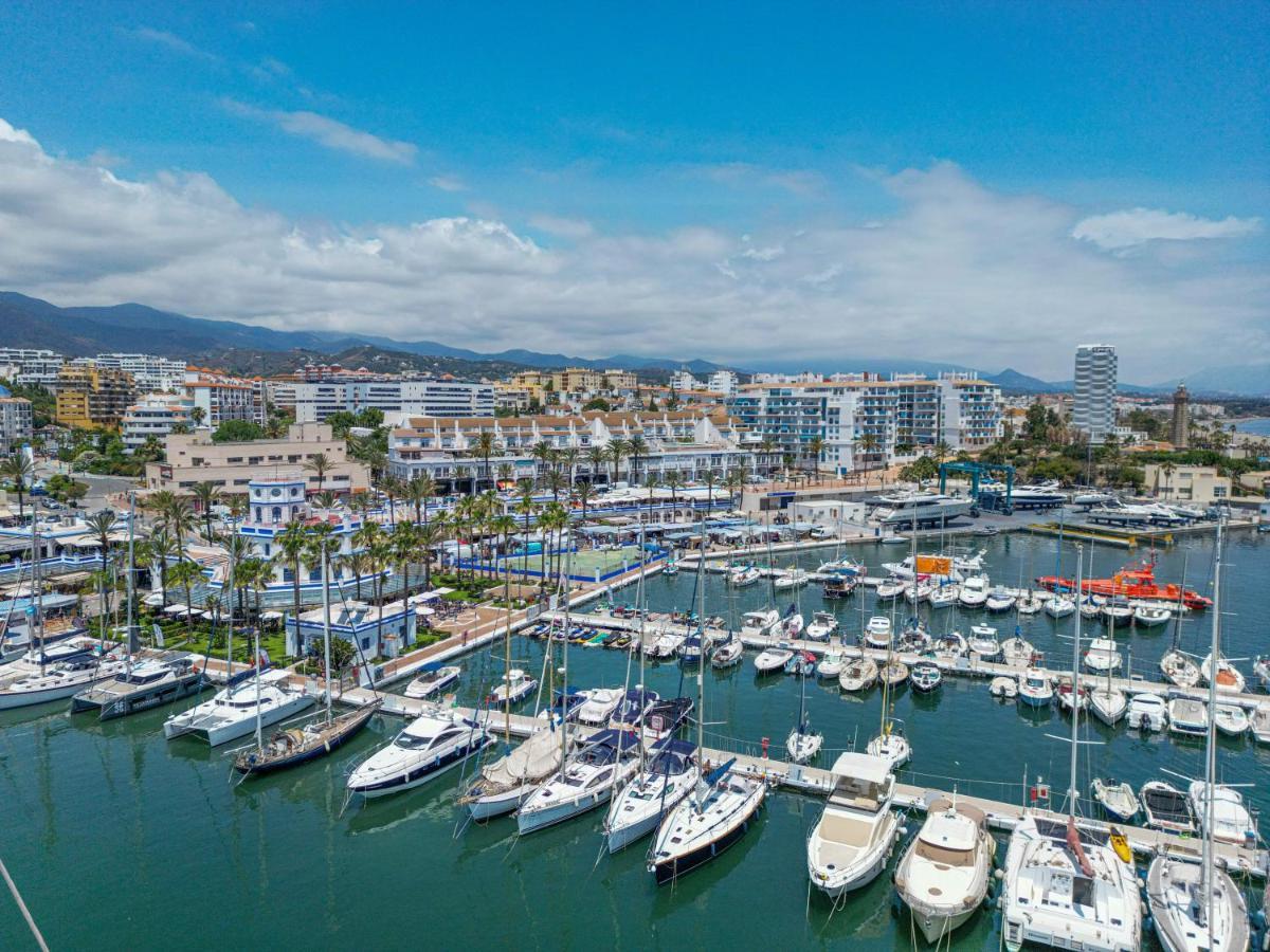 Spacious Beachfront Town House In Estepona With Fully Equipped Kitchen, Pools, Garden, Sea View Zewnętrze zdjęcie