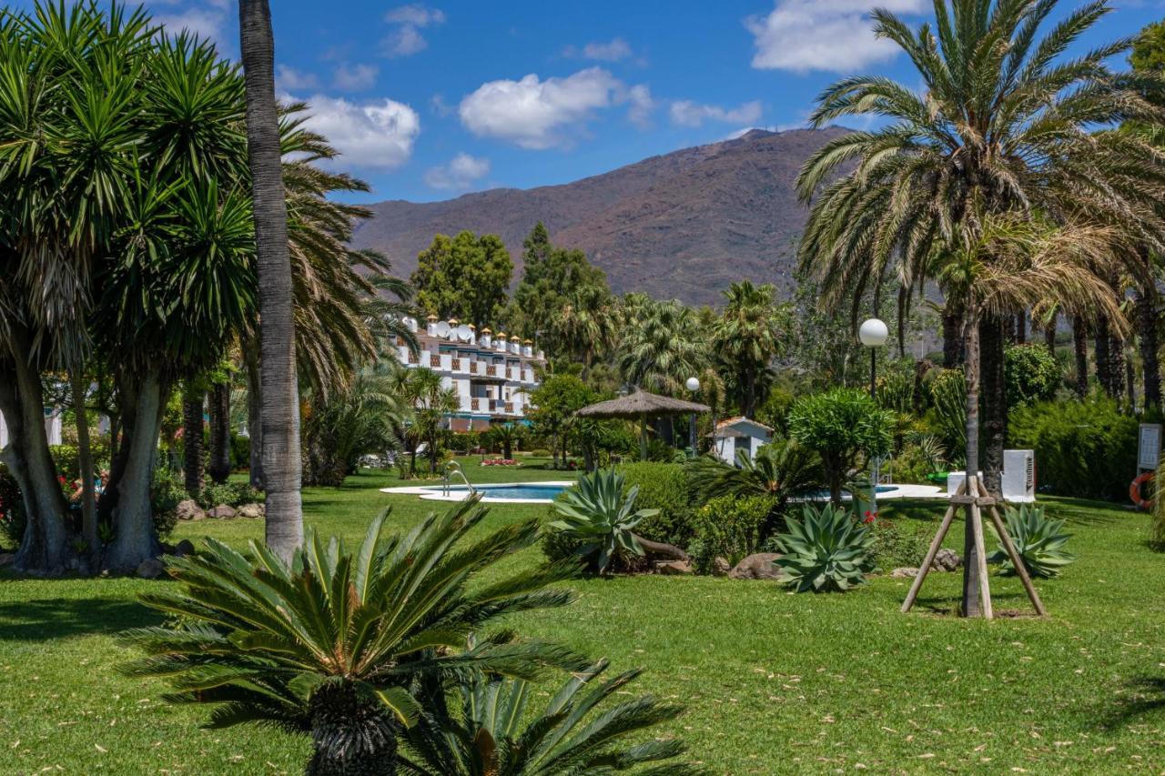 Spacious Beachfront Town House In Estepona With Fully Equipped Kitchen, Pools, Garden, Sea View Zewnętrze zdjęcie